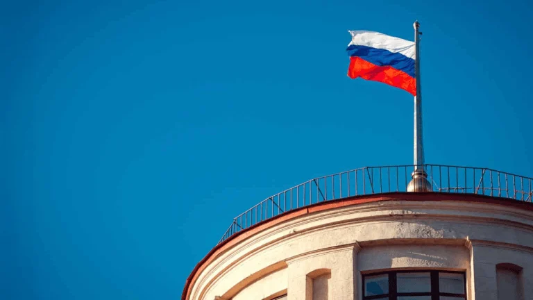 Russia Backtracks: Landmark Crypto Bill Drops Mandatory Wallet Reporting