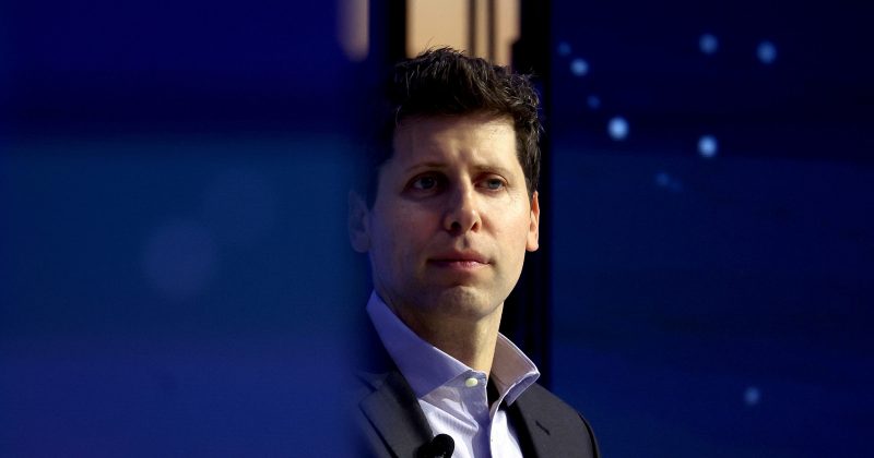 Singularidade da IA: Sam Altman faz alerta crucial para o mercado de criptomoedas