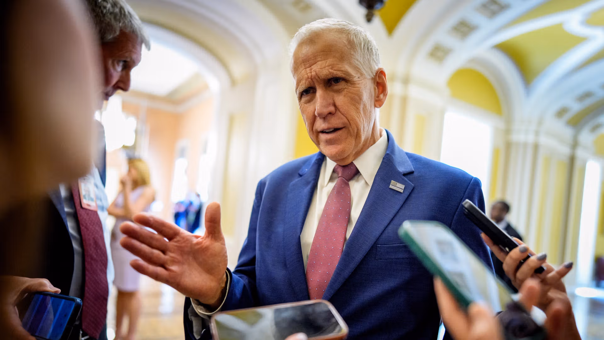 Senators said to hatch idea to toughen Trump's concession on Clarity Act's crypto limits