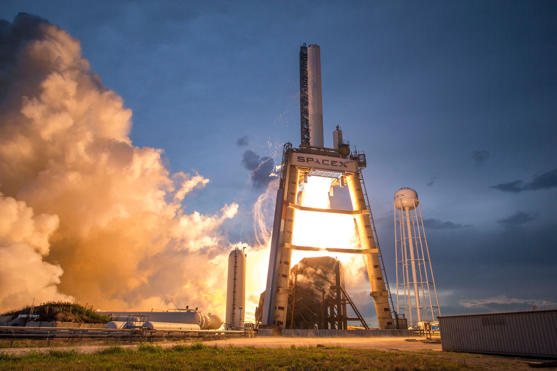 SpaceX Crash: Shares Fall Below IPO Price, Threatening AI IPO Wave