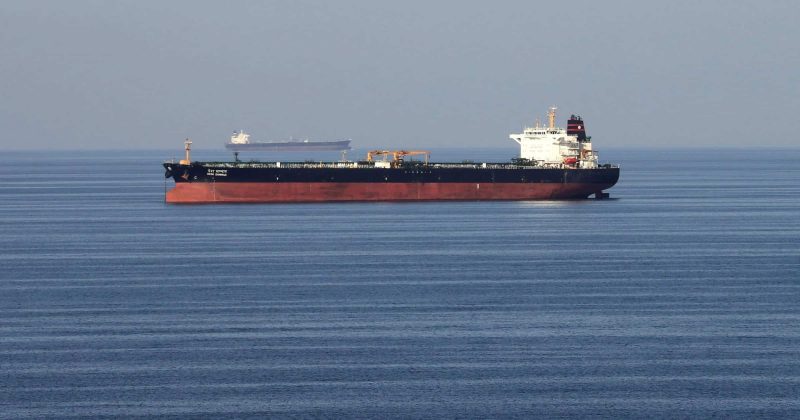Superpetroleiros Sauditas Cruzam o Estreito de Ormuz: O Maior Fluxo de Petróleo desde a Trégua com o Irã