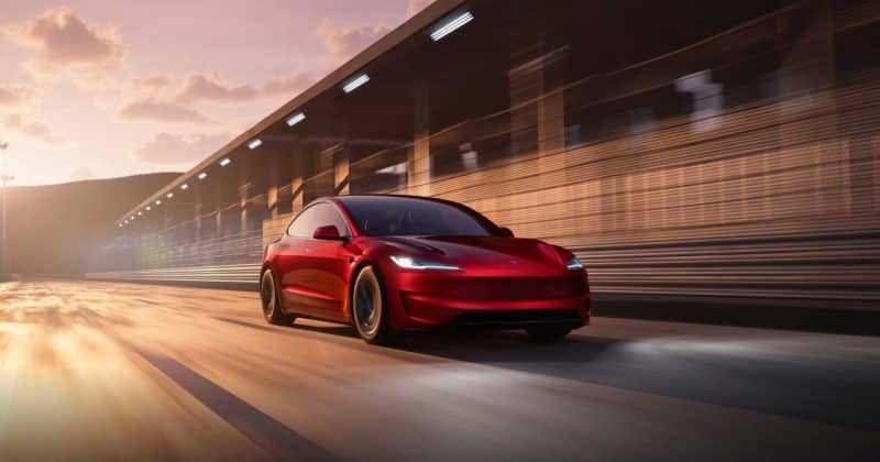 O Dilema de Elon Musk: Tesla Desacelera em EVs enquanto Gastos com IA Ultrapassam US$ 25 Bilhões
