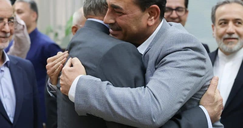 Trump anuncia acordo de paz com o Irã: O fim do conflito no Estreito de Ormuz?