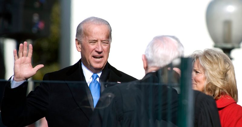 US$600 bilhões em fundos de energia limpa de Biden sobrevivem aos cortes de Trump