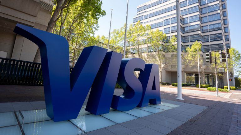 Visa entra no jogo das stablecoins: Nova plataforma visa dominar pagamentos institucionais onchain
