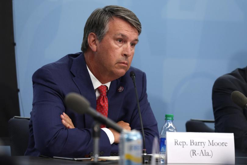 Vitória Histórica: Candidato de PAC de Cripto vence Primária Republicana no Alabama
