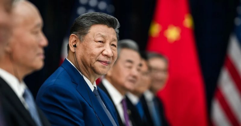 Xi Jinping desafia o Ocidente: China celebra avanços em IA de baixo custo e exige nova ordem tecnológica