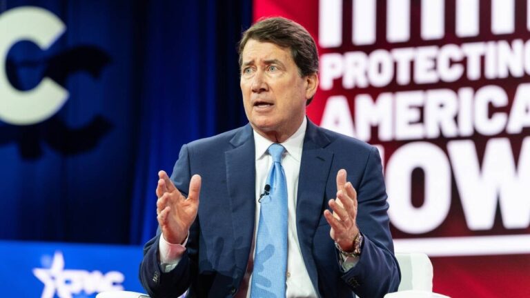 Senador do Tennessee Apoia Trump e Quer 'Garantir' que a América Seja um Polo de Criptomoedas