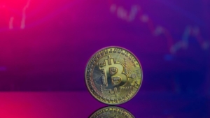 featured 1763417953 Bitcoin em Queda O Impacto da Aversao ao Risco e P